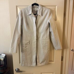 Vintage Banana republic women’s trenchcoat